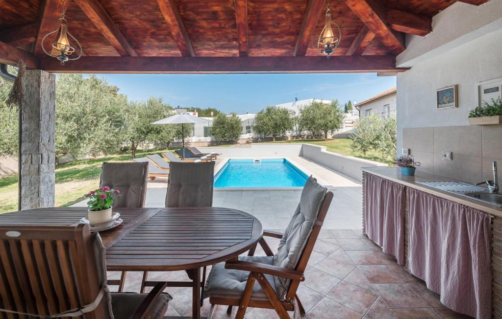 Villa Viktoria Poll&Garden View Каштелир Екстер'єр фото